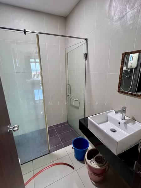 Service Residence for Rent at D'Secret Garden (Pangsapuri Kempas Indah) - Daniel Tey - Bathroom - PropertyGuru.com.my