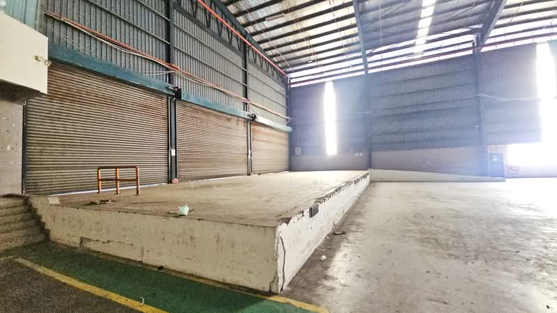 Warehouse for Rent in Butterworth (Penang) - YC Tang - Loading Area - PropertyGuru.com.my