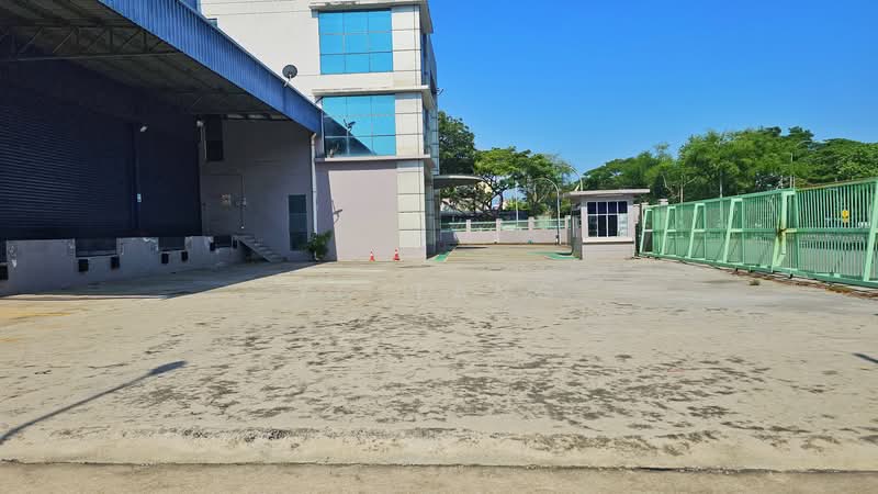Warehouse for Rent in Butterworth (Penang) - YC Tang - Front Loading Area - PropertyGuru.com.my