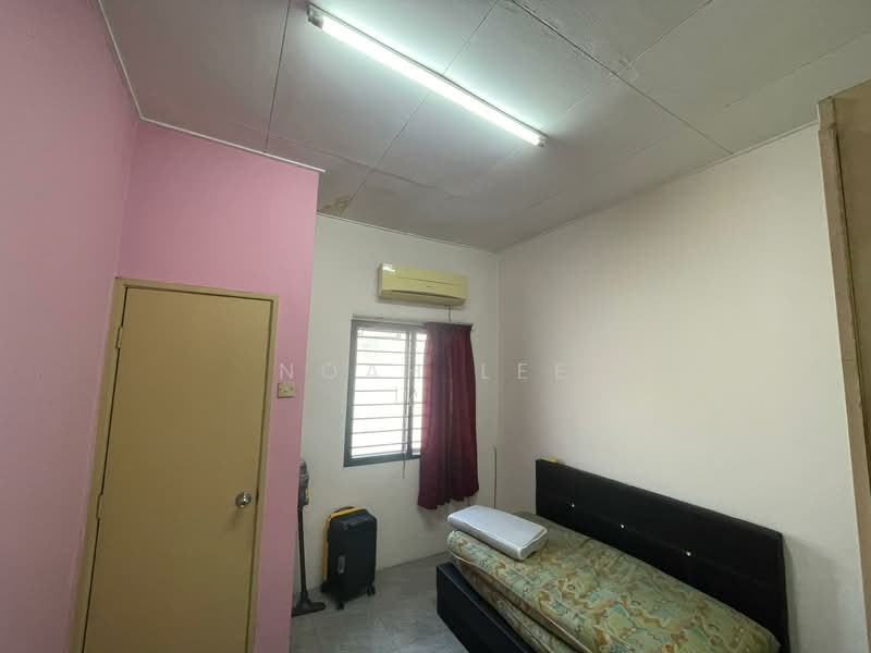 2-storey Terraced House for Sale in Taman Teluk Gedung Indah (Klang) - Noah Lee - Bedroom - PropertyGuru.com.my