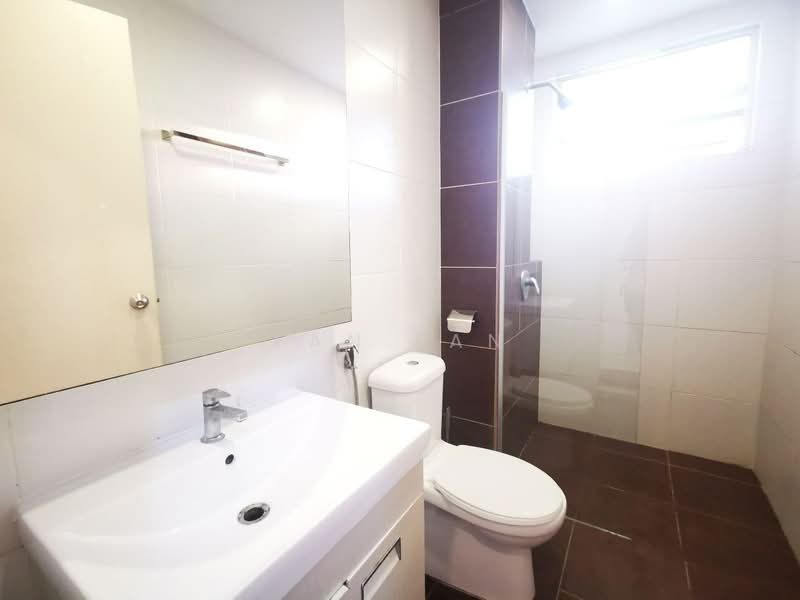 Condominium for Sale at Fairway Suites - Fan Fan - Bathroom - PropertyGuru.com.my