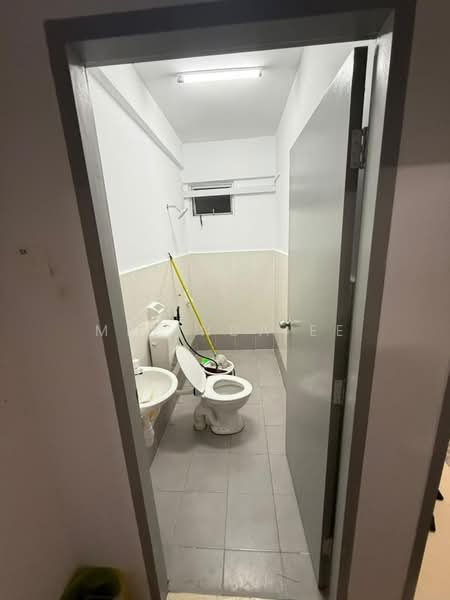 Apartment for Sale at Pangsapuri Pulai Mutiara 3 - Melinda Ee - Bathroom - PropertyGuru.com.my