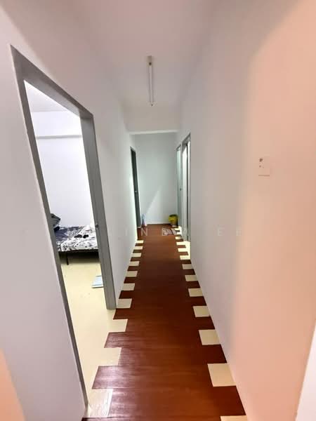 Apartment for Sale at Pangsapuri Pulai Mutiara 3 - Melinda Ee - Corridor - PropertyGuru.com.my
