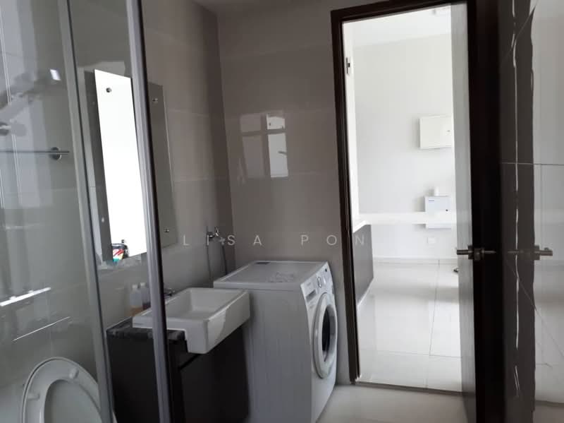 Kondominium untuk Dijual di Bay Point @ Country Garden Danga Bay - Lisa Pon - Bathroom - PropertyGuru.com.my
