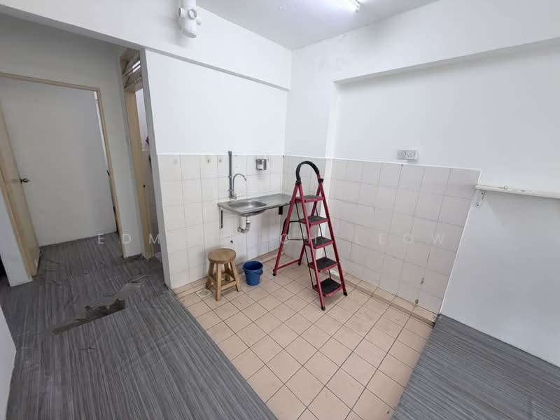 Batai Apartment untuk Untuk Dijual - RM 180,000, Mac 2026 - Kitchen - PropertyGuru.com.my