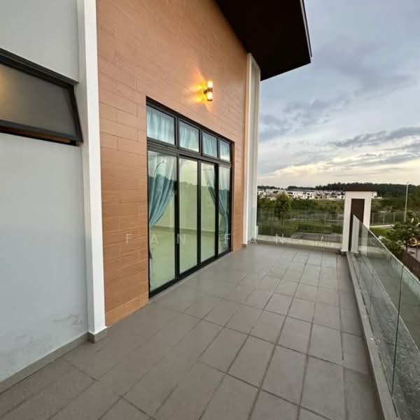 2-storey Terraced House for Sale in Bandar Cemerlang (Ulu Tiram) - Fan Fan - Balcony - PropertyGuru.com.my