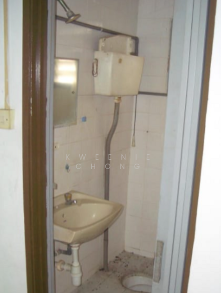 1-storey Terraced House for Sale in Cheras (Selangor) - Kweenie Chong - Bathroom - PropertyGuru.com.my