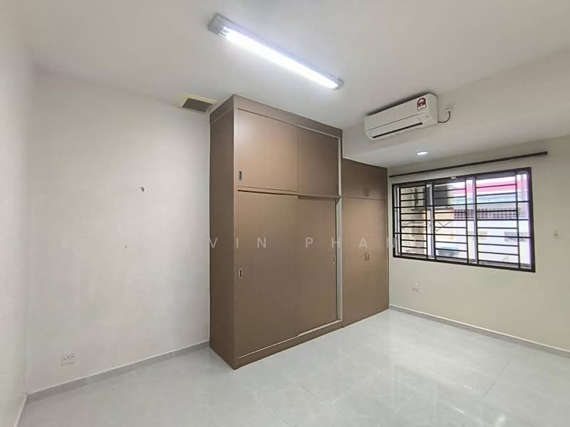 1-storey Terraced House for Sale in Taman Johor Jaya (Johor Bahru) - Calvin Phang - Bedroom - PropertyGuru.com.my