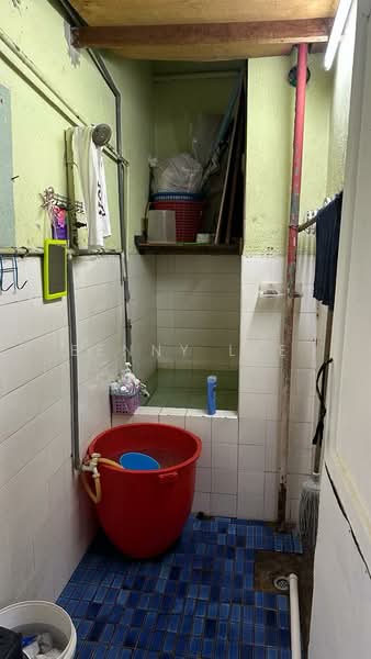 Kedai / Pejabat untuk Dijual di Pudu (KL City Centre) - Benny Lee - Bathroom - PropertyGuru.com.my