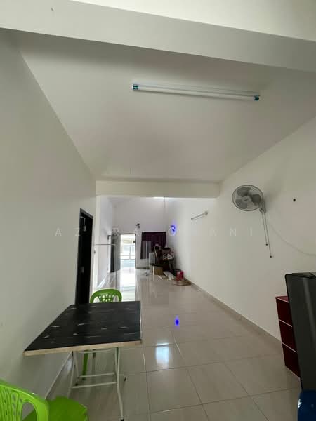 TERES SETINGKAT TAMAN AMANSARA SOUTH SETIA FONTAINES untuk Untuk Dijual - RM 390,000, Apr 2026 - Living Room - PropertyGuru.com.my