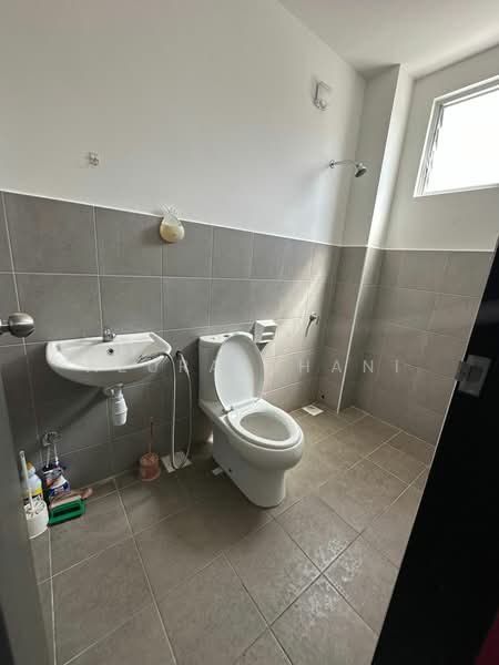 TERES SETINGKAT TAMAN AMANSARA SOUTH SETIA FONTAINES untuk Untuk Dijual - RM 390,000, Apr 2026 - Bathroom - PropertyGuru.com.my