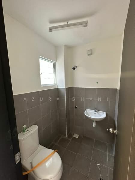 TERES SETINGKAT TAMAN AMANSARA SOUTH SETIA FONTAINES untuk Untuk Dijual - RM 390,000, Apr 2026 - Bathroom - PropertyGuru.com.my