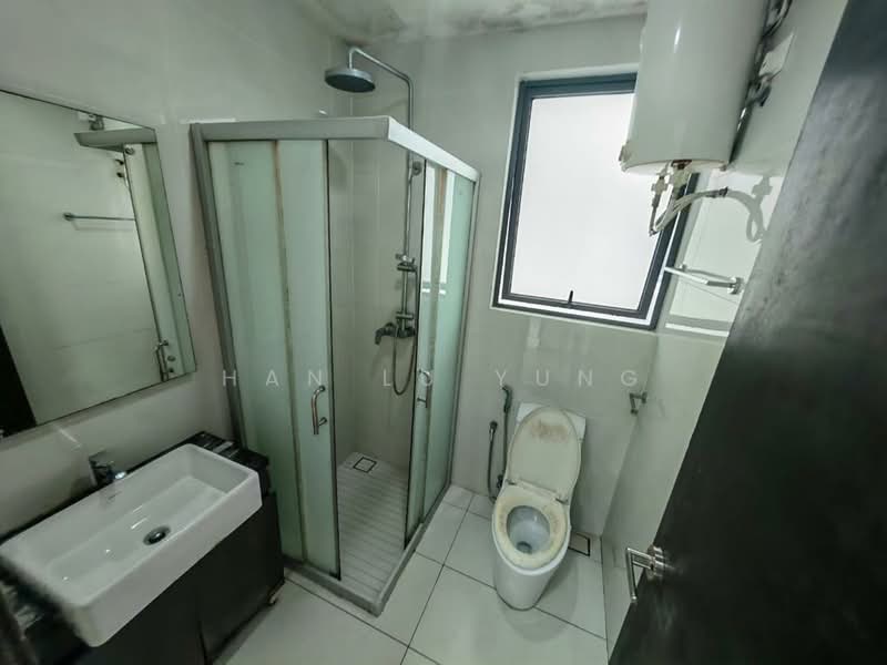 Condominium for Rent at Bay Point @ Country Garden Danga Bay - Han Lu Yung - Bathroom - PropertyGuru.com.my