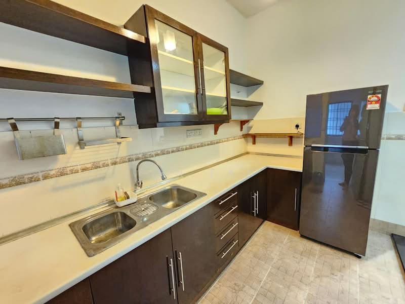 Taman Setia Indah Terrace House For Sale untuk Untuk Dijual - RM 670,000, Mac 2026 - Kitchen - PropertyGuru.com.my