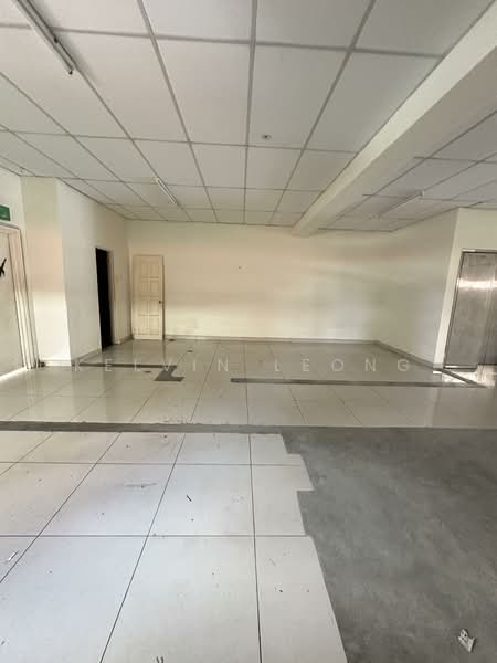 3 Sty Shoplot @ Sungai Besi, KL untuk Untuk Dijual - RM 3,000,000, Mac 2026 - Interior - PropertyGuru.com.my