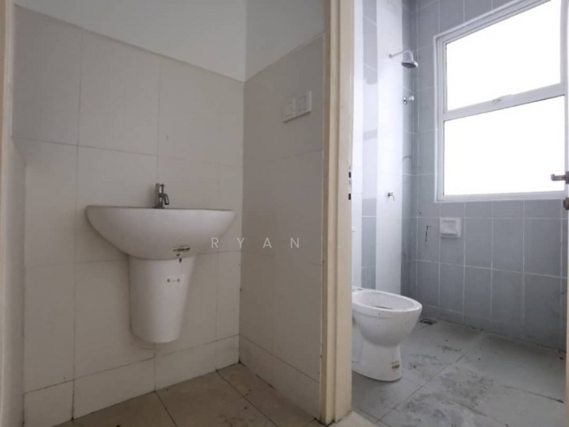 Semi-Detached House for Sale in Setia Alam (Selangor) - Ryan . - Bathroom - PropertyGuru.com.my