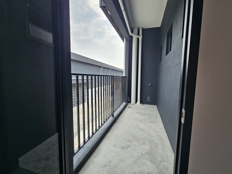 Cluster Factory for Rent in Kampung Sri Cheeding (Jenjarom) - John Lee - Balcony - PropertyGuru.com.my