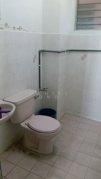 Apartment for Sale at Pangsapuri Sri Mekar - Daniel Ong - Bathroom - PropertyGuru.com.my