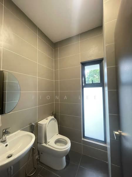 Semi-Detached House for Sale in Telok Panglima Garang (Selangor) - Fiona Lee - Bathroom - PropertyGuru.com.my