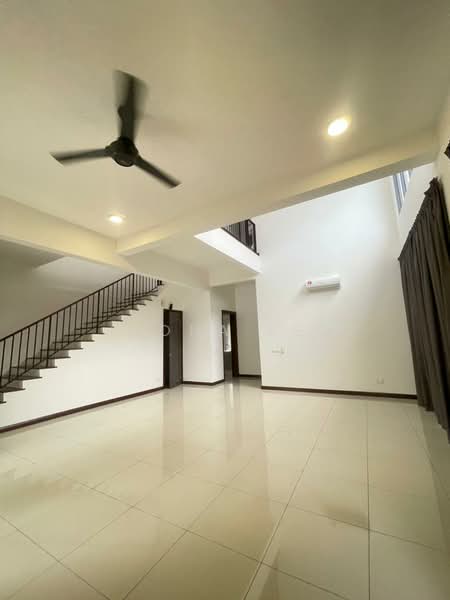 Semi-Detached House for Sale in Telok Panglima Garang (Selangor) - Fiona Lee - Living Room - PropertyGuru.com.my
