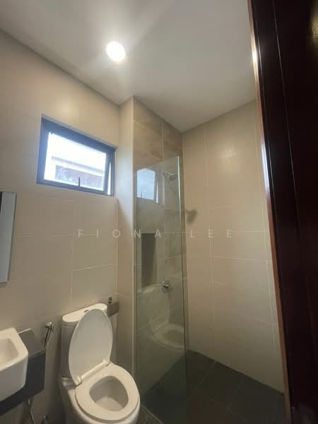 Semi-Detached House for Sale in Telok Panglima Garang (Selangor) - Fiona Lee - Bathroom - PropertyGuru.com.my