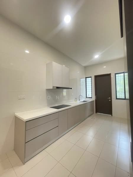 Semi-Detached House for Sale in Telok Panglima Garang (Selangor) - Fiona Lee - Kitchen - PropertyGuru.com.my