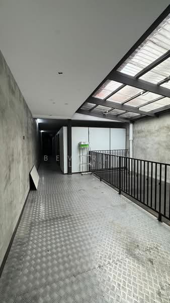 Shop for Rent in George Town (Penang) - Beverly Lim - Corridor - PropertyGuru.com.my