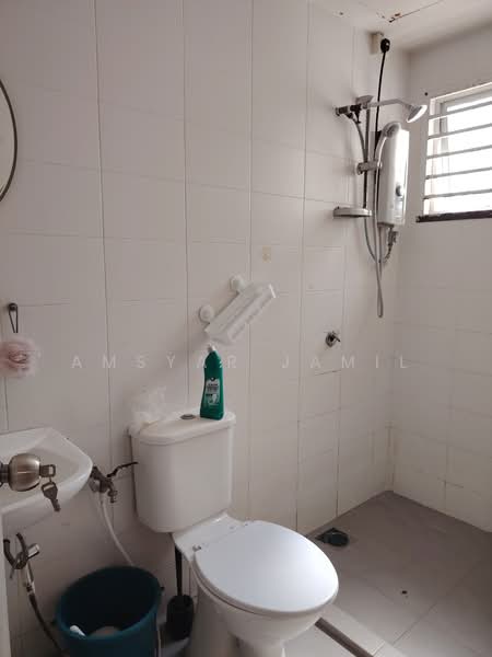 Service Residence for Sale at Suri Puteri - Amsyar Jamil - Bathroom - PropertyGuru.com.my