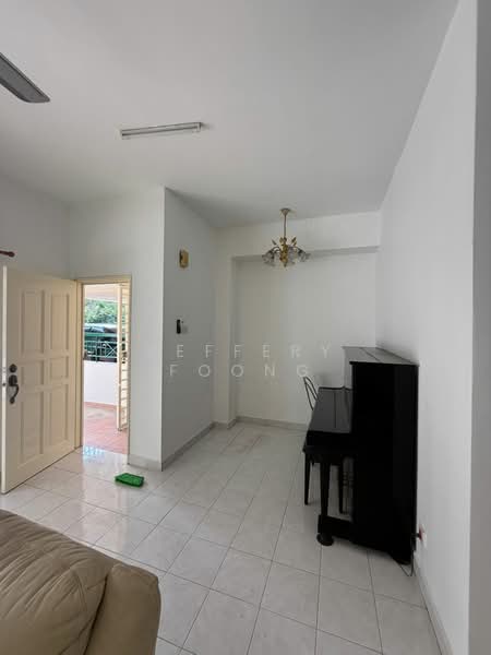 2-storey Terraced House for Sale in Taman Bukit Subang (Shah Alam) - JEFFERY FOONG - Living Room - PropertyGuru.com.my