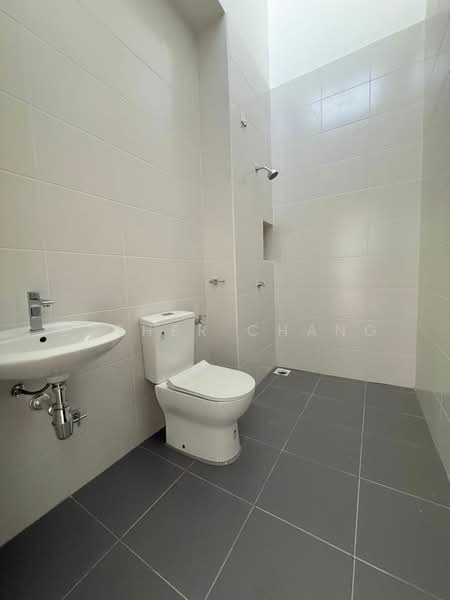 Cluster House for Sale in Eco Botanic (Iskandar Puteri (Nusajaya)) - Esther Chang - Bathroom - PropertyGuru.com.my