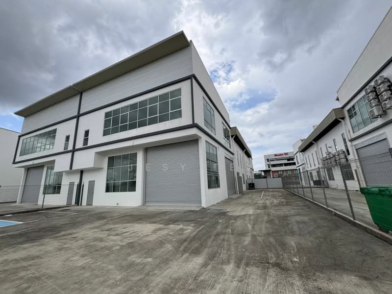 2 Story Cluster Corner Factory @ Selatan industrial park JB untuk Untuk Disewa - RM 12,500 /bulan, Mac 2026 - Exterior - PropertyGuru.com.my