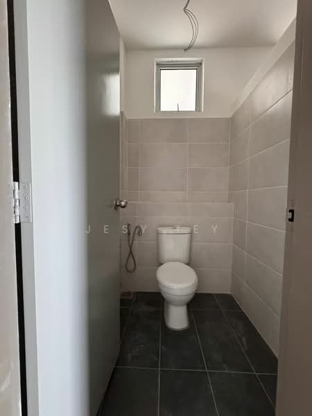 2 Story Cluster Corner Factory @ Selatan industrial park JB untuk Untuk Disewa - RM 12,500 /bulan, Mac 2026 - Bathroom - PropertyGuru.com.my