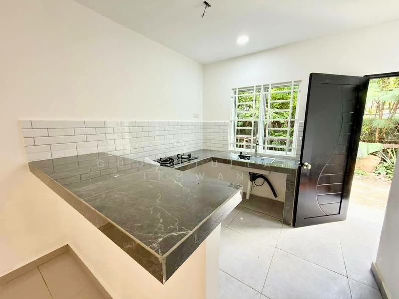 Taman Kantan Permai untuk Untuk Dijual - RM 350,000, Mac 2026 - Kitchen - PropertyGuru.com.my