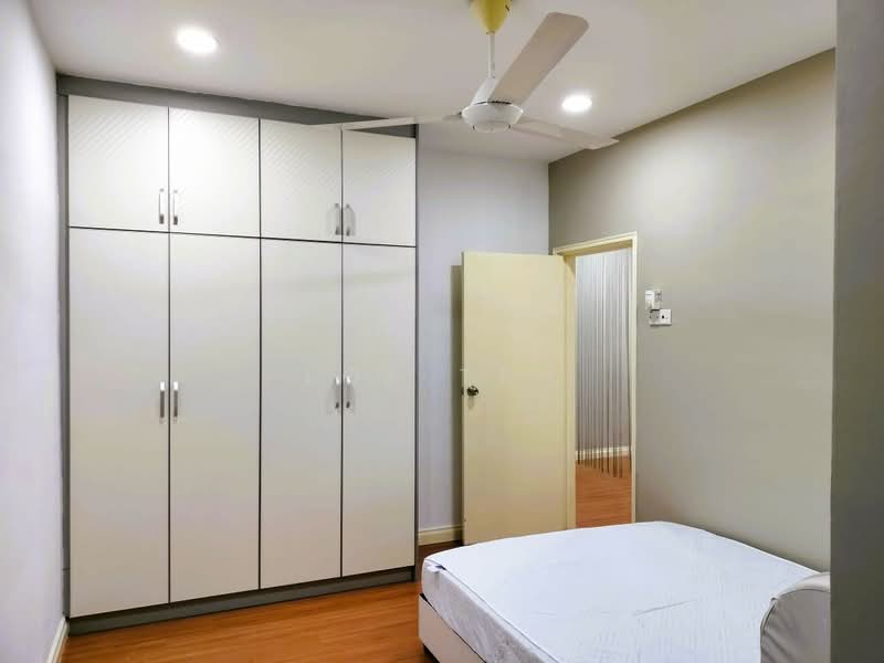 Desa Impiana untuk Untuk Disewa - RM 1,599 /bulan, Mac 2026 - Bedroom - PropertyGuru.com.my