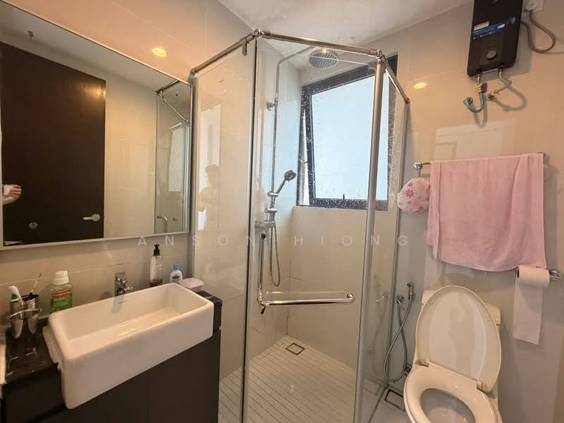 Bay Point @ Country Garden Danga Bay untuk Untuk Dijual - RM 580,000, Mac 2026 - Bathroom - PropertyGuru.com.my