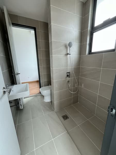 Rumah Teres 3 Tingkat untuk Dijual di Taman Connaught (Cheras) - Belle Yee - Bathroom - PropertyGuru.com.my