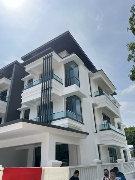Rumah Teres 3 Tingkat untuk Dijual di Taman Connaught (Cheras) - Belle Yee - Exterior - PropertyGuru.com.my