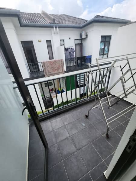 Rumah Banglo untuk Disewa di Eco Grandeur (Puncak Alam) - Raymond Siew - Balcony - PropertyGuru.com.my