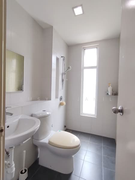 Cluster House for Sale in Setia Alam (Selangor) - Amsyar Jamil - Bathroom - PropertyGuru.com.my