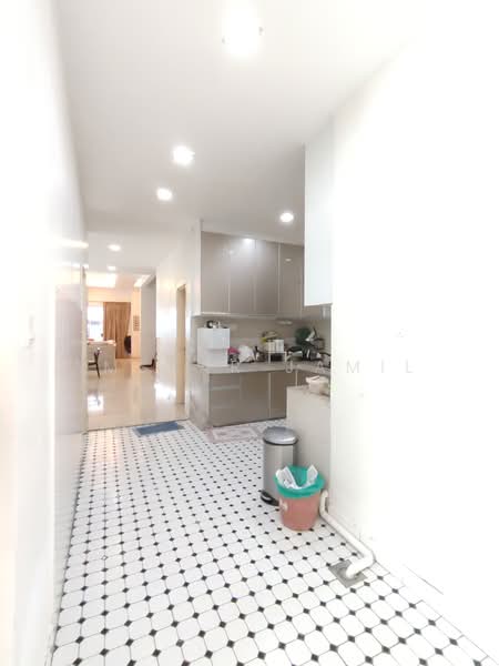 Cluster House for Sale in Setia Alam (Selangor) - Amsyar Jamil - Kitchen - PropertyGuru.com.my