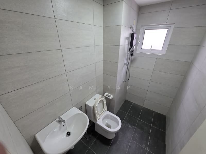 Service Residence for Rent at Residensi Rimbun @ Canopy Hills - Sam Yap - Bathroom - PropertyGuru.com.my