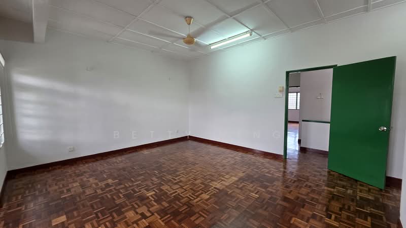 2-storey Terraced House for Rent in Puchong (Selangor) - Betty Ning - master bedroom - PropertyGuru.com.my