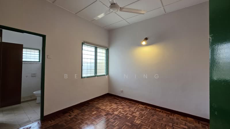2-storey Terraced House for Rent in Puchong (Selangor) - Betty Ning - bedroom #2 (right) - PropertyGuru.com.my