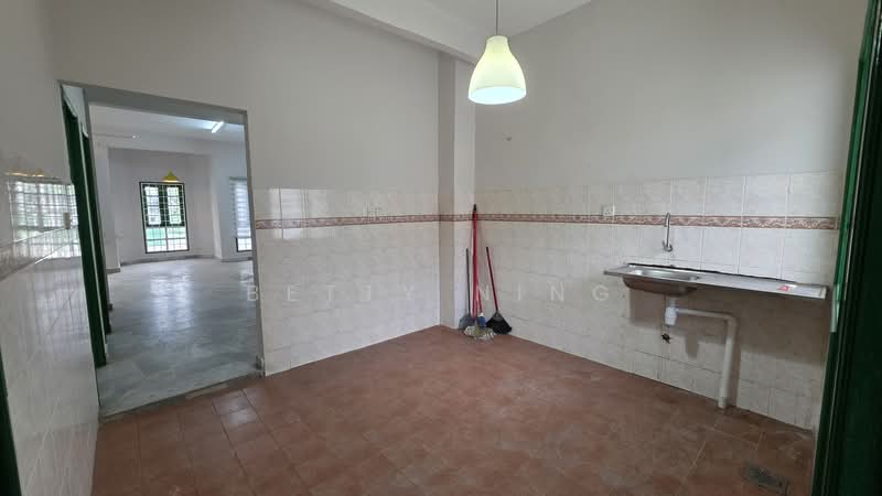 2-storey Terraced House for Rent in Puchong (Selangor) - Betty Ning - Kitchen - PropertyGuru.com.my