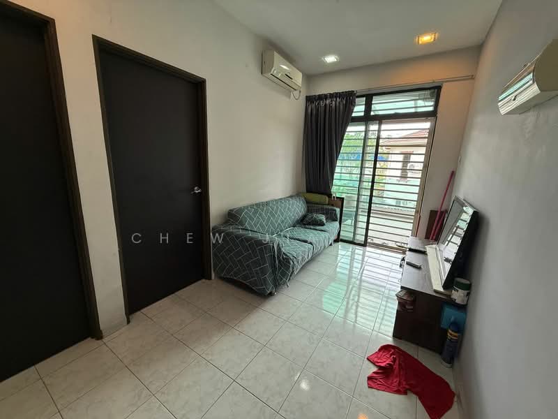 2-storey Terraced House for Sale in Taman Desa Cemerlang (Ulu Tiram) - Chew Jia Jia - Living Room - PropertyGuru.com.my