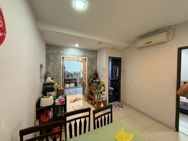 2-storey Terraced House for Sale in Taman Desa Cemerlang (Ulu Tiram) - Chew Jia Jia - Kitchen - PropertyGuru.com.my