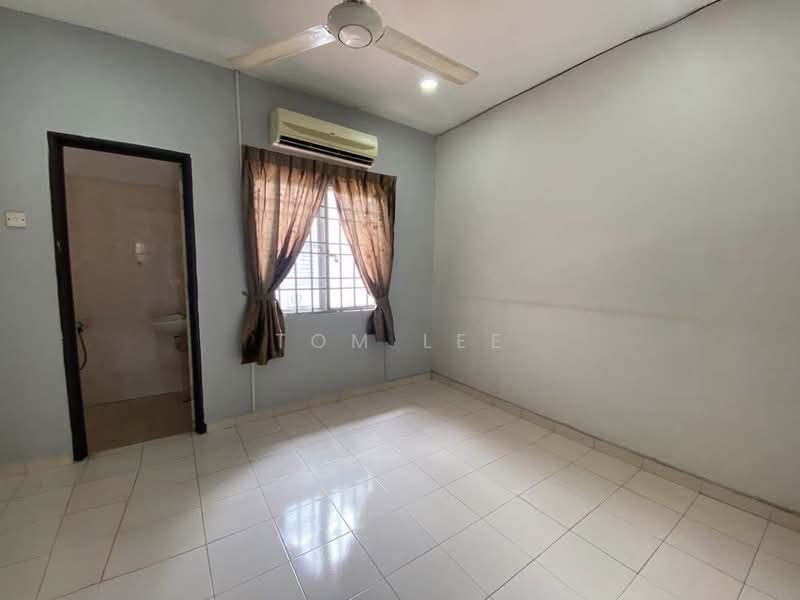 2-storey Terraced House for Sale in Bandar Bukit Tinggi 2 (Klang) - Tom Lee - Interior - PropertyGuru.com.my