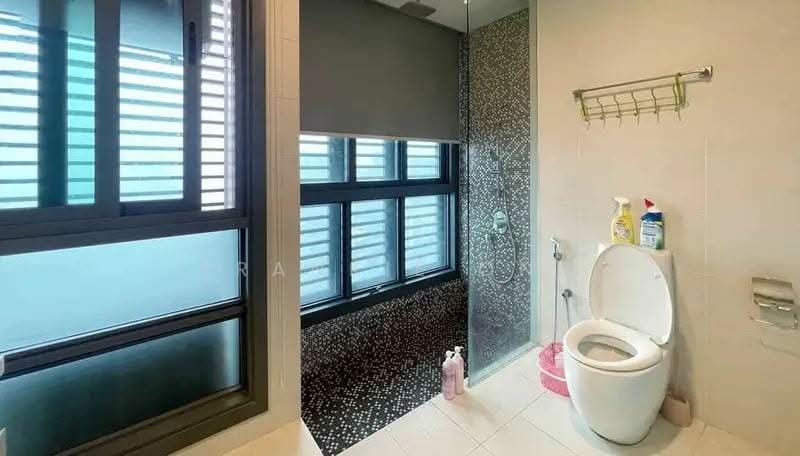 Vogue Suites One untuk Untuk Disewa - RM 3,300 /bulan, Mac 2026 - Bathroom - PropertyGuru.com.my
