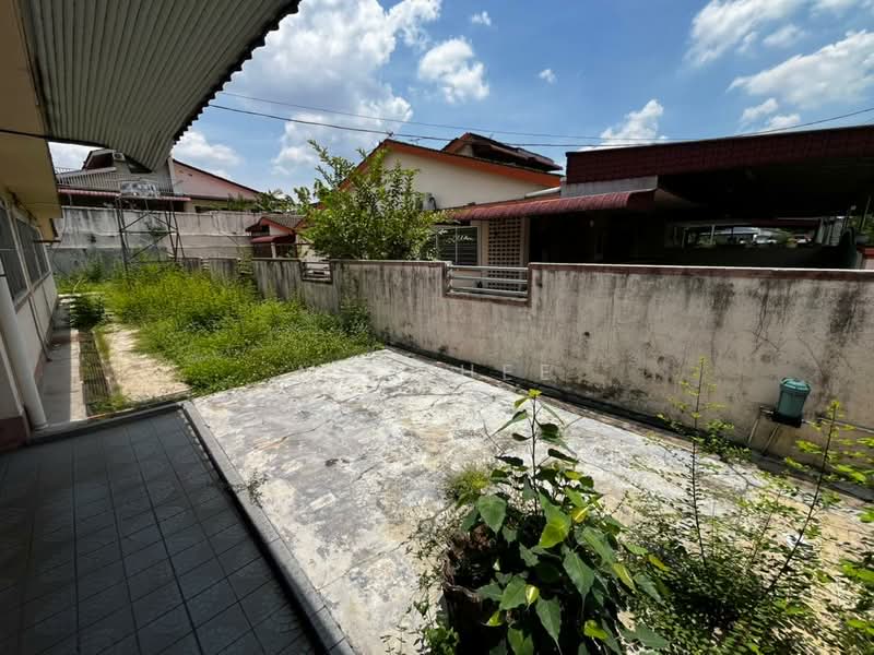 Semi-Detached House for Sale in Taman Merdeka (Ipoh) - Mr Chee - Exterior - PropertyGuru.com.my