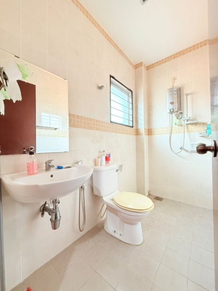Semi-Detached House for Sale in Setia Alam (Selangor) - Ryan . - Bathroom - PropertyGuru.com.my